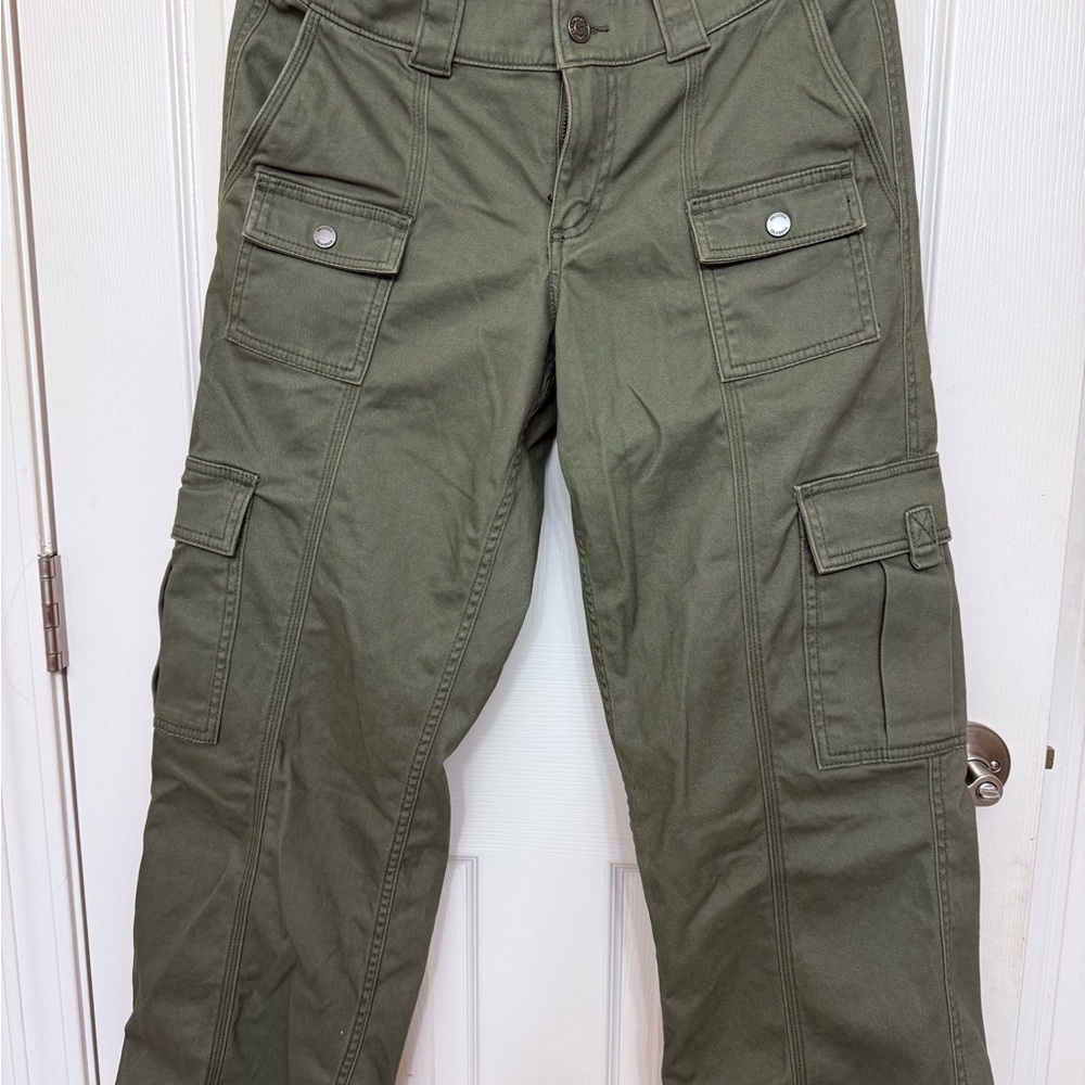 Hollister Women’s Green Cargo Pants